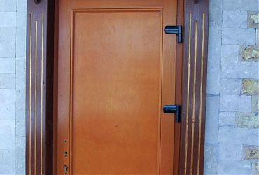 Изготовление дверей (массив бука, тонировка лак) + наличники окон и дверей Юкки